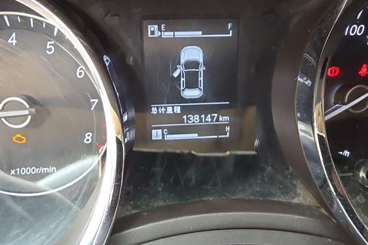 Used Baojun 730 2016 1.5L Manual Luxury Edition 7 Seats Odometer Close Up