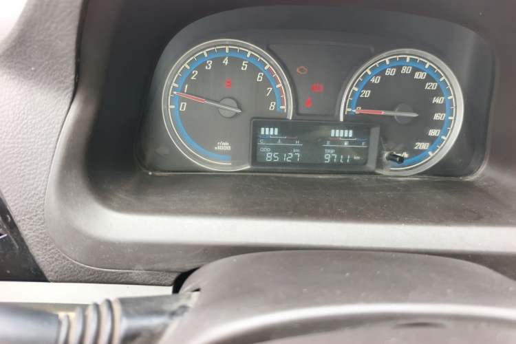Used Baojun 730 2016 1.5L Manual Value Edition 7 Seats China V Emission Standard Odometer Close Up