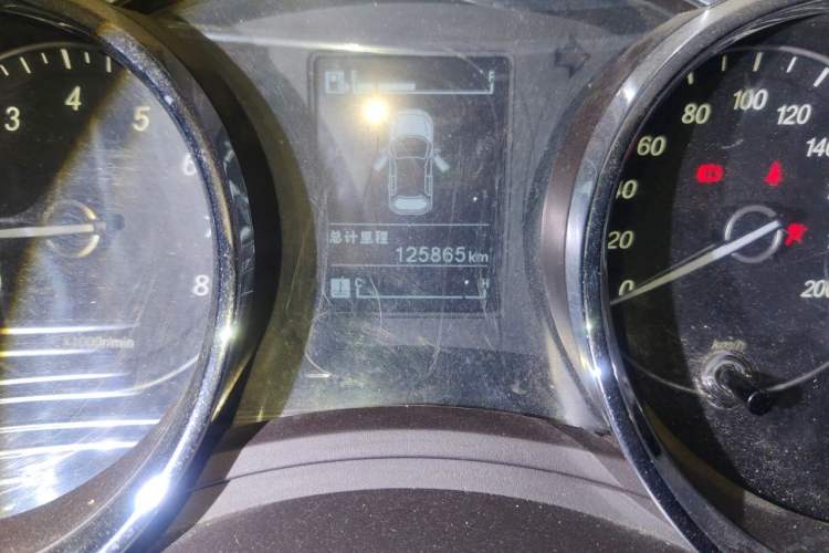 Used Baojun 730 2016 1.5L Manual Comfort Version 7 Seats China V Emission Standard Odometer Close Up