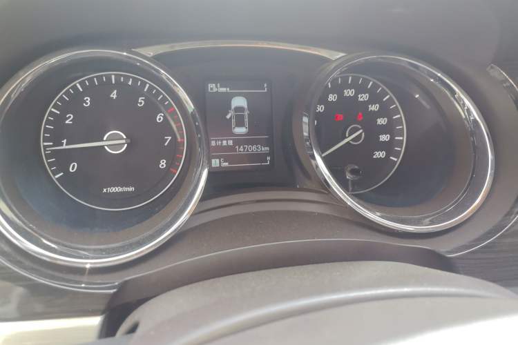 Used Baojun 730 2016 1.5L Manual Comfort Version 7 Seats China V Emission Standard Odometer Close Up