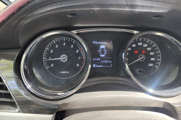 Used Baojun 730 2016 1.5L Manual Comfort Version 7 Seats China V Emission Standard Odometer Close Up
