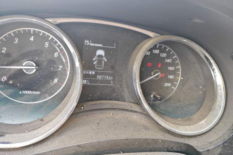 Used Baojun 730 2016 1.5L Manual Comfort Version 7 Seats China V Emission Standard Odometer Close Up