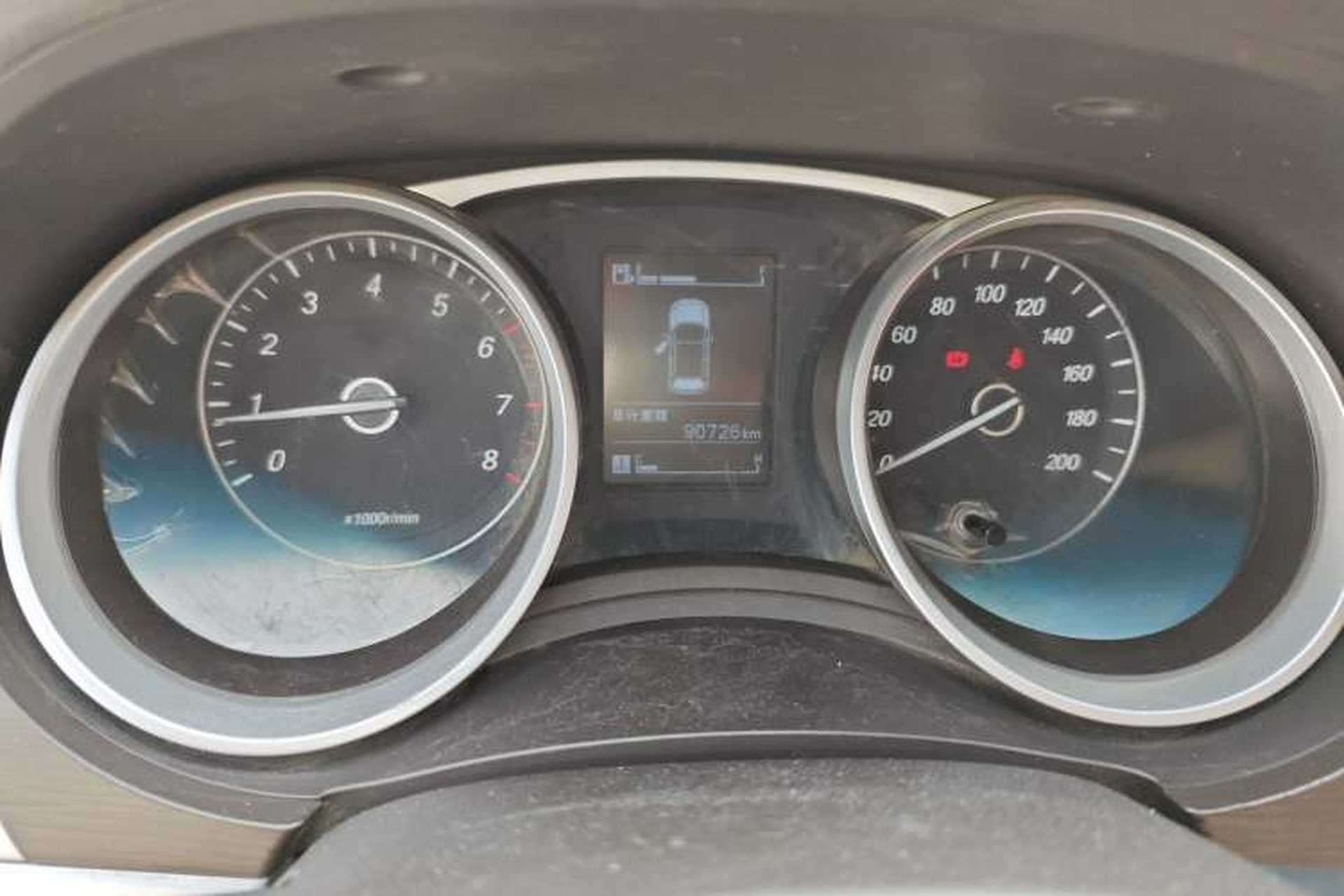 Used Baojun 730 2016 1.5L Manual Value Edition 7 Seats China V Emission Standard Odometer Close Up