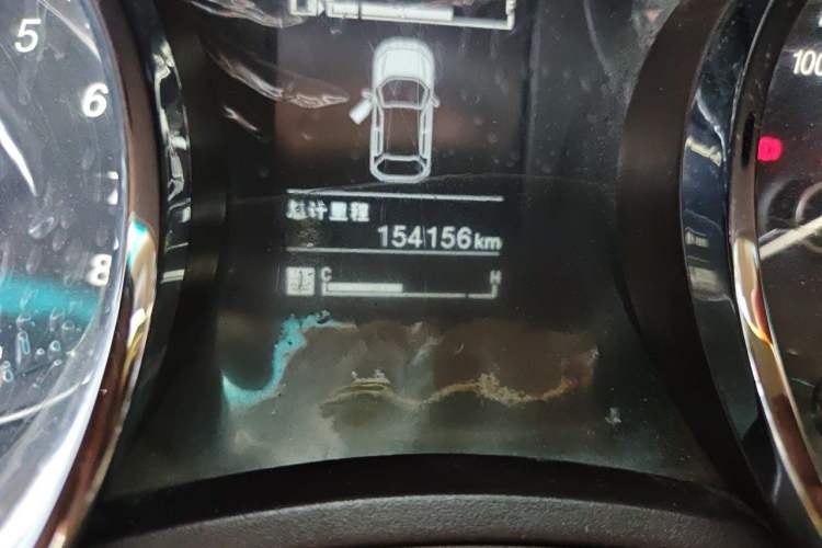 Used Baojun 730 2016 1.5T Manual Luxury Edition 7 Seats Odometer Close Up