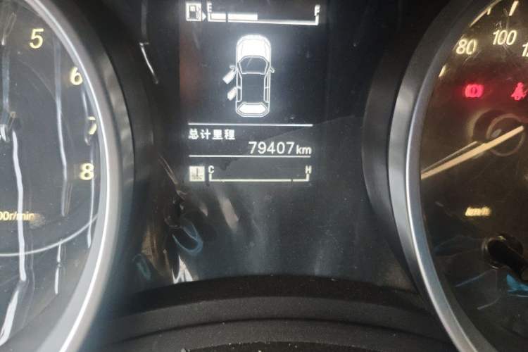 Used Baojun 730 2016 1.5L Manual Standard Version 7 Seats Odometer Close Up