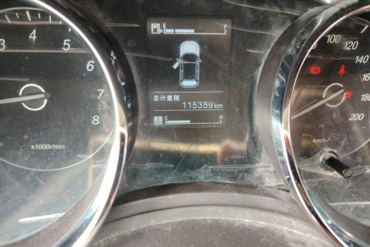 Used Baojun 730 2016 1.5L Manual Comfort Version 7 Seats China V Emission Standard Odometer Close Up