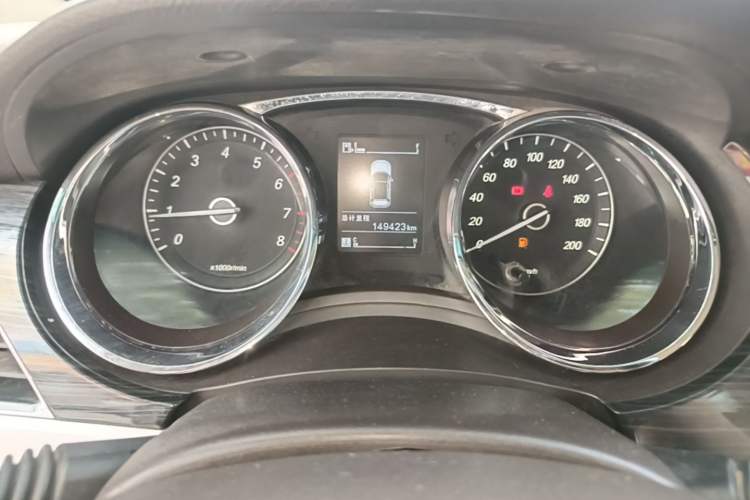 Used Baojun 730 2016 1.5L Manual Standard Version 7 Seats Odometer Close Up