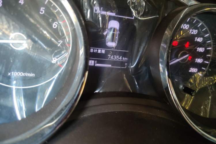 Used Baojun 730 2016 1.5L Manual Comfort Version 7 Seats China V Emission Standard Odometer Close Up