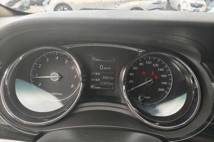 Used Baojun 730 2016 1.5L Manual Comfort Version 7 Seats China V Emission Standard Odometer Close Up