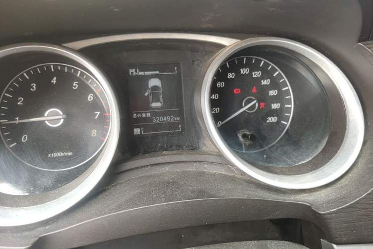Used Baojun 730 2016 1.5L Manual Standard Version 7 Seats Odometer Close Up