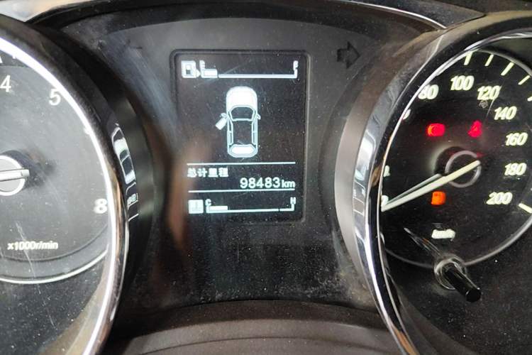 Used Baojun 730 2016 1.5L Manual Comfort Version 7 Seats China V Emission Standard Odometer Close Up