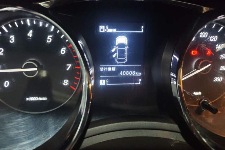 Used Baojun 730 2016 1.5L Manual Comfort Version 7 Seats China V Emission Standard Odometer Close Up