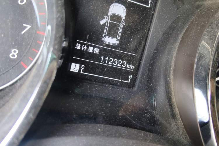 Used Baojun 730 2016 1.5T Manual Comfort Version 7 Seats Odometer Close Up