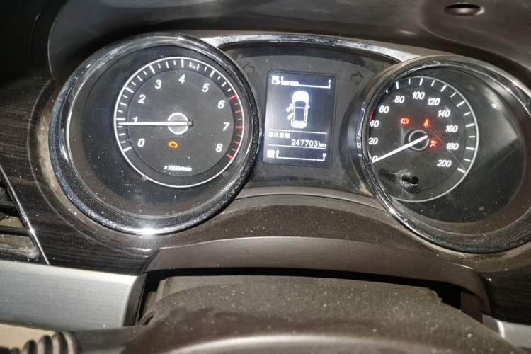 Used Baojun 730 2016 1.5L Manual Comfort Version 7 Seats China V Emission Standard Odometer Close Up