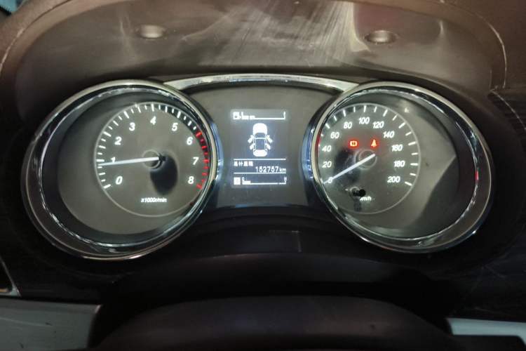 Used Baojun 730 2016 1.5L Manual Comfort Version 7 Seats China V Emission Standard Odometer Close Up