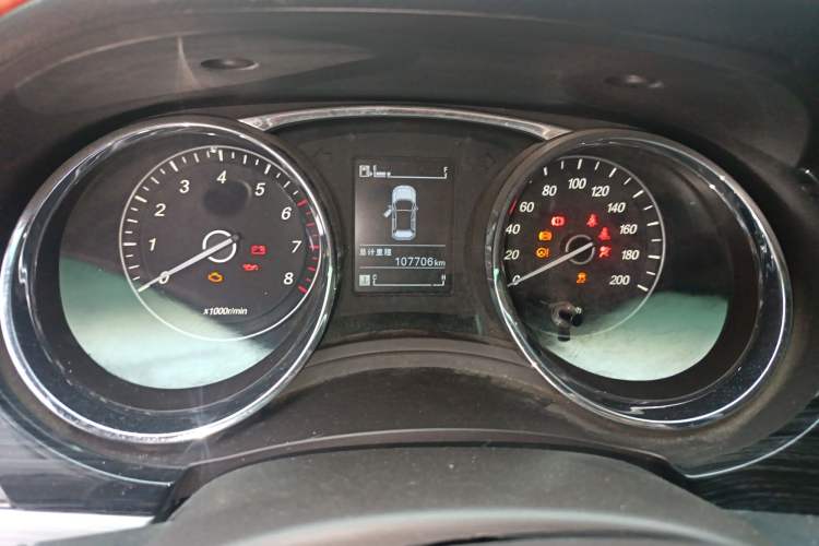 Used Baojun 730 2016 1.5L Manual Comfort Version 7 Seats China V Emission Standard Odometer Close Up