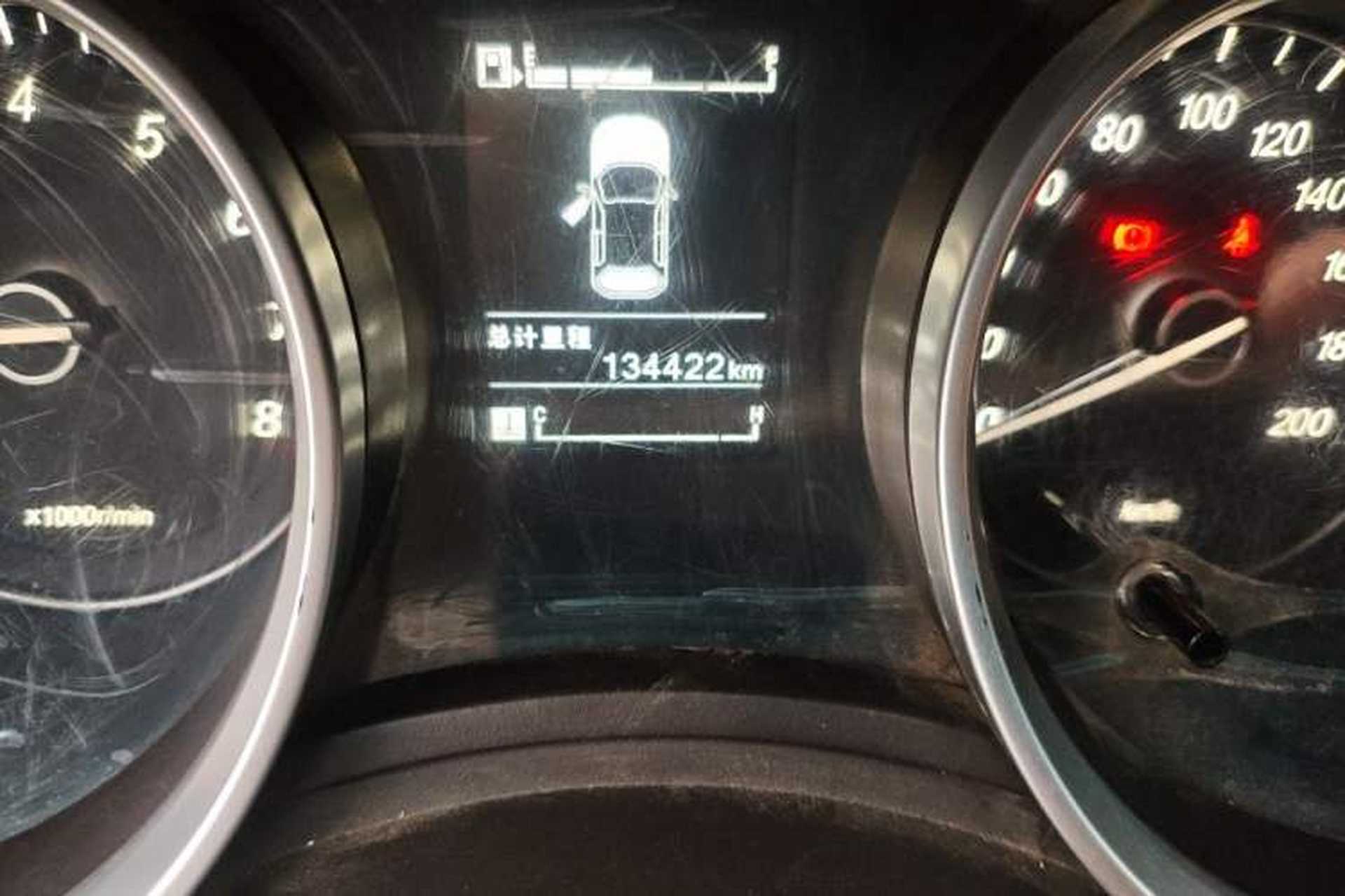 Used Baojun 730 2016 1.5L Manual Value Edition 7 Seats China V Emission Standard Odometer Close Up
