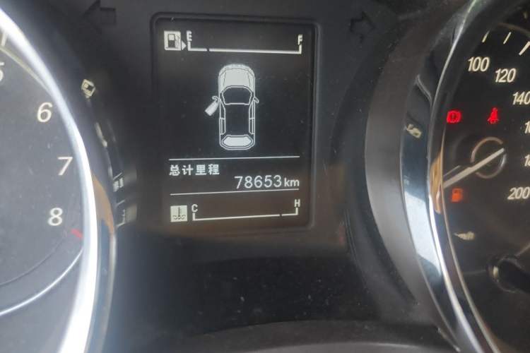 Used Baojun 730 2016 1.5L Manual Comfort Version 7 Seats China V Emission Standard Odometer Close Up
