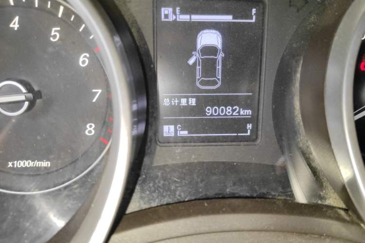Used Baojun 730 2016 1.5L Manual Value Edition 5 Seats China V Emission Standard Odometer Close Up