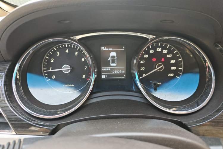 Used Baojun 730 2016 1.5L Manual Comfort Version 7 Seats China V Emission Standard Odometer Close Up