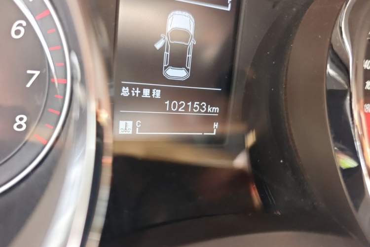 Used Baojun 730 2016 1.5L Manual Comfort Version 7 Seats China V Emission Standard Odometer Close Up
