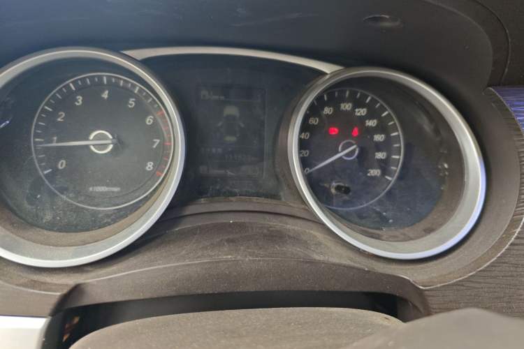 Used Baojun 730 2016 1.5L Manual Value Edition 7 Seats China V Emission Standard Odometer Close Up