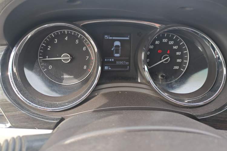 Used Baojun 730 2016 1.5L Manual Comfort Version 7 Seats China V Emission Standard Odometer Close Up