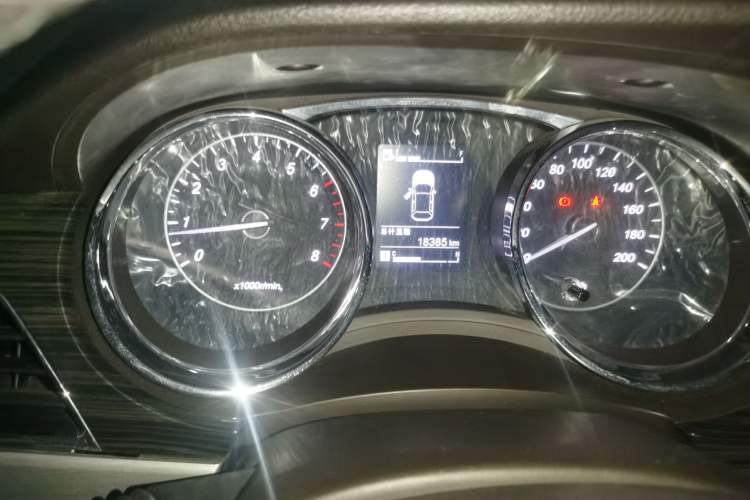 Used Baojun 730 2016 1.5T Manual Luxury Edition 7 Seats Odometer Close Up