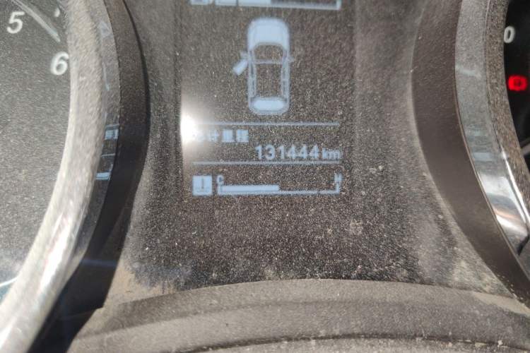 Used Baojun 730 2016 1.5L Manual Comfort Version 7 Seats China V Emission Standard Odometer Close Up