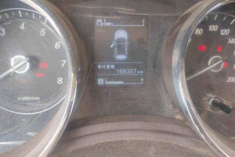 Used Baojun 730 2016 1.5L Manual Comfort Version 7 Seats China V Emission Standard Odometer Close Up