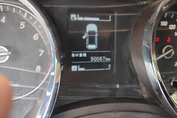 Used Baojun 730 2016 1.5L Manual Comfort Version 7 Seats China V Emission Standard Odometer Close Up