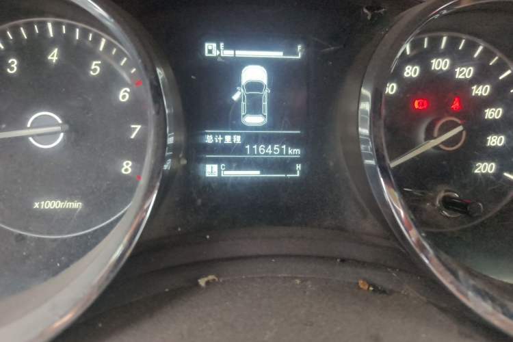 Used Baojun 730 2016 1.5L Manual Luxury Edition 7 Seats Odometer Close Up