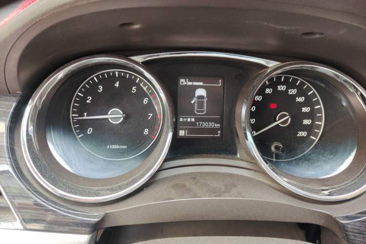 Used Baojun 730 2016 1.8L Manual Comfort Version 7 Seats Odometer Close Up