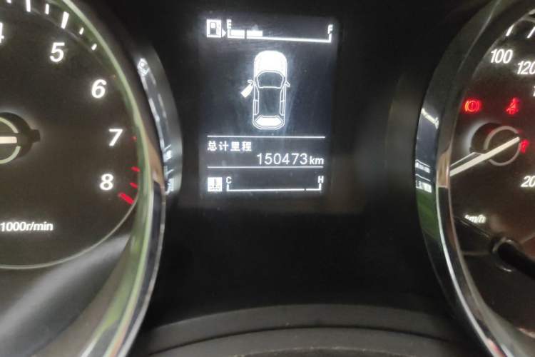 Used Baojun 730 2016 1.5L Manual Comfort Version 7 Seats China V Emission Standard Odometer Close Up