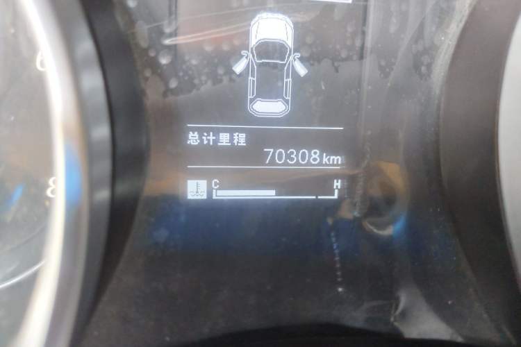 Used Baojun 730 2016 Revised 1.5L Manual Standard Version 7 Seats China V Emission Standard Odometer Close Up