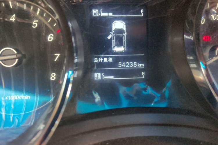 Used Baojun 730 2016 1.5L Manual Comfort Version 7 Seats China V Emission Standard Odometer Close Up