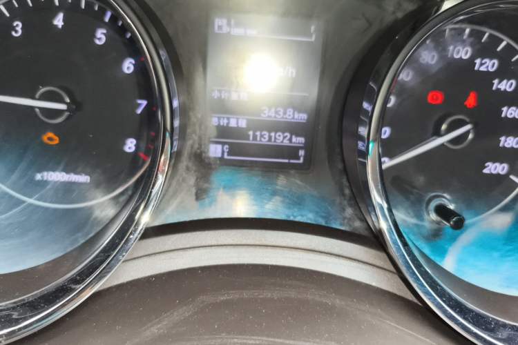 Used Baojun 730 2016 1.5L Manual Comfort Version 7 Seats China V Emission Standard Odometer Close Up