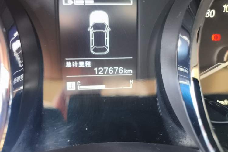 Used Baojun 730 2016 1.5L Manual Luxury Edition 7 Seats Odometer Close Up