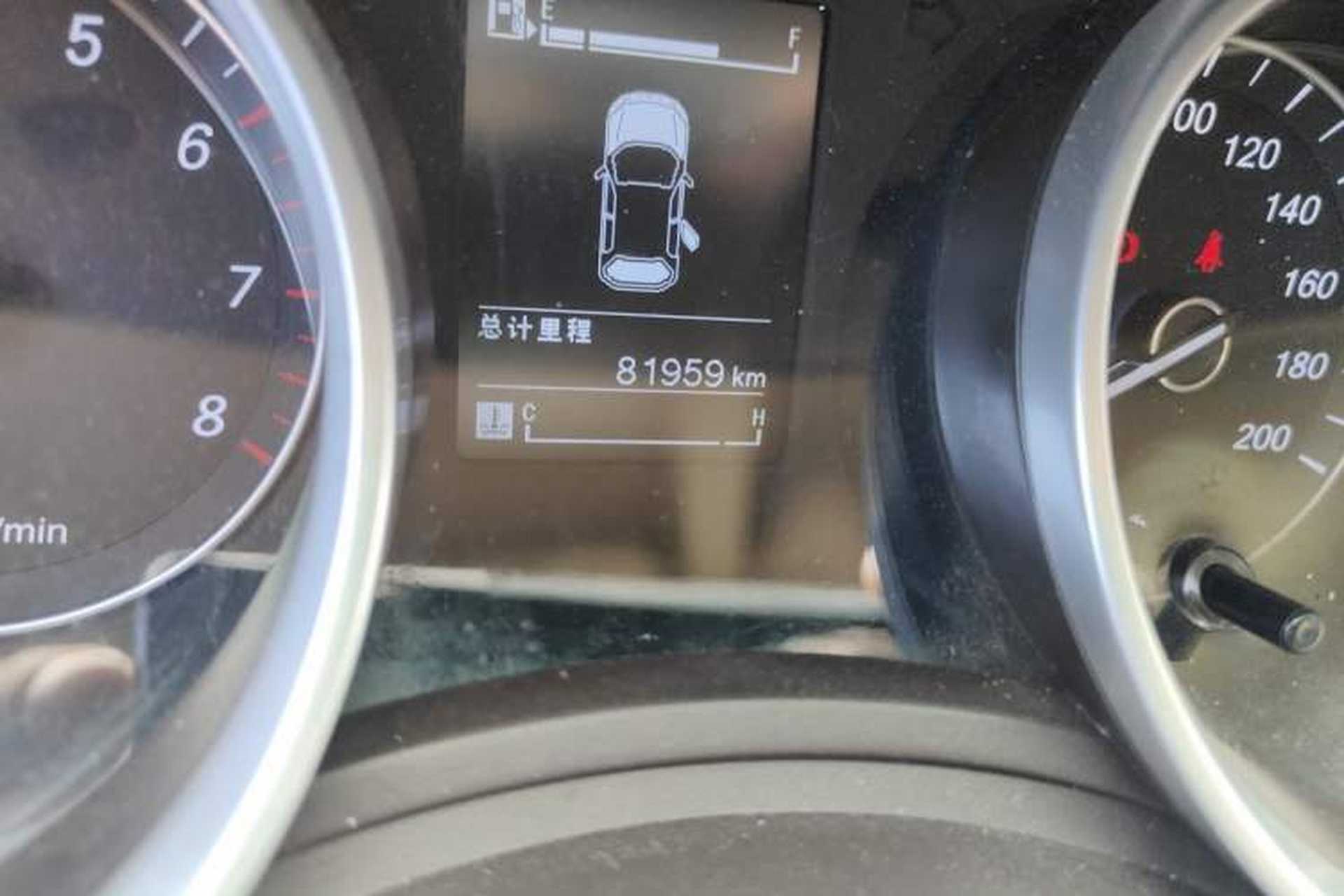 Used Baojun 730 2016 Revised 1.5L Manual Standard Version 7 Seats China V Emission Standard Odometer Close Up