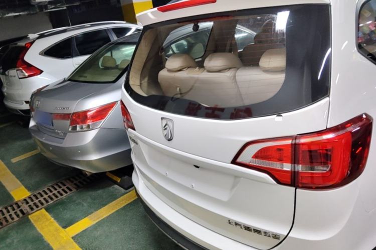 Used Baojun 730 2016 Revised 1.5L Manual Standard Version 7 Seats China V Emission Standard Rear