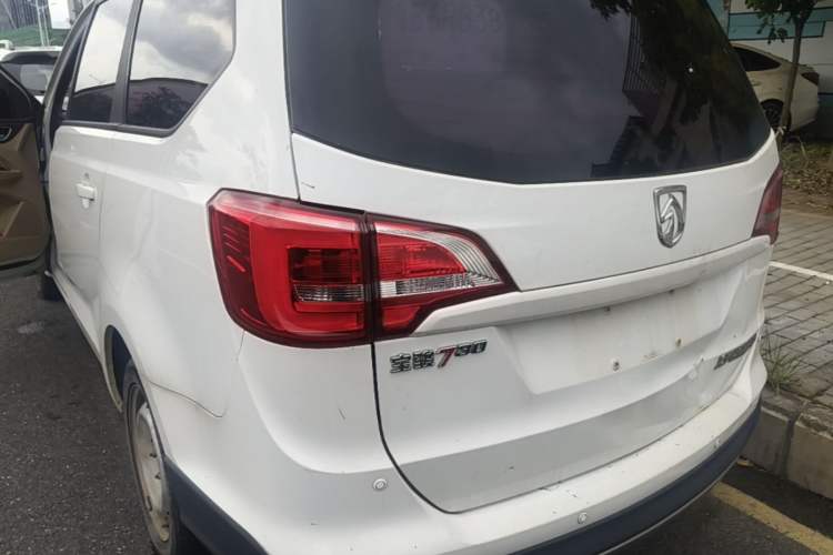 Used Baojun 730 2016 1.5L Manual Value Edition 7 Seats China V Emission Standard Rear Left 45 Deg