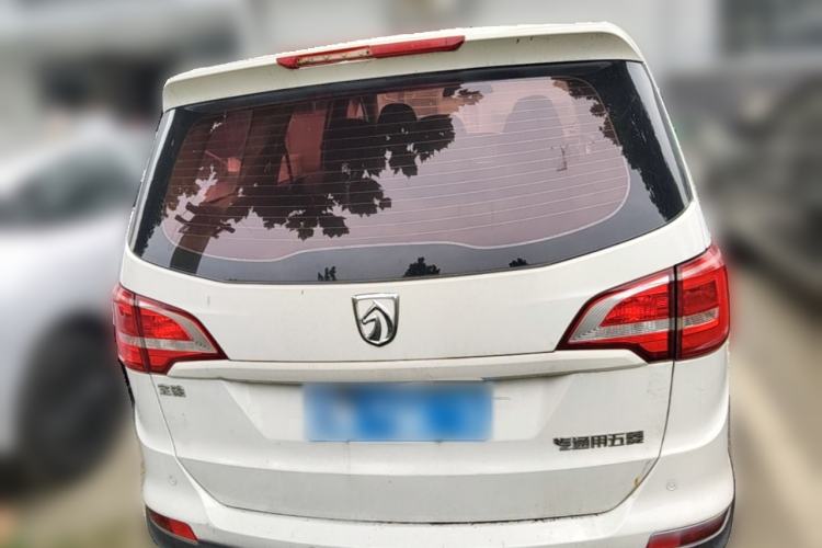 Used Baojun 730 2016 Revised Version 1.5L Manual Standard Model 5 Seats Rear
