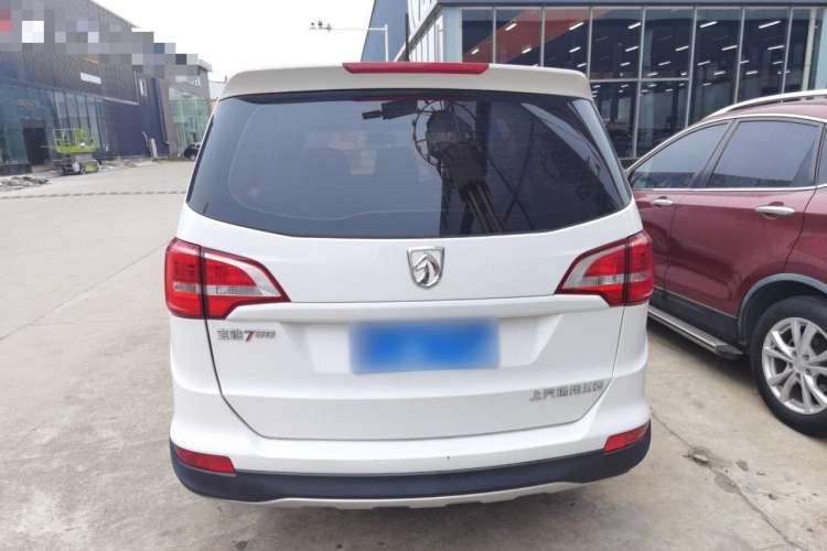 Used Baojun 730 2016 Revised Version 1.5L Manual Standard Model 5 Seats Rear