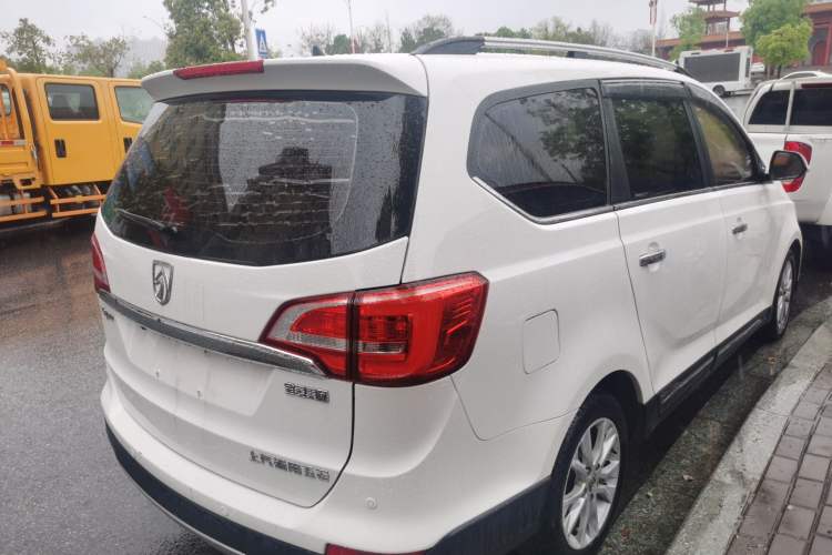 Used Baojun 730 2016 1.5L Manual Comfort Version 7 Seats China V Emission Standard Rear Right 45 Deg