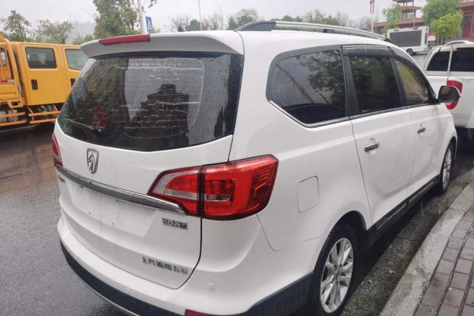 Used Baojun 730 2016 1.5L Manual Comfort Version 7 Seats China V Emission Standard Rear Right 45 Deg