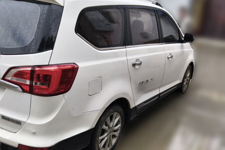 Used Baojun 730 2016 1.5L Manual Comfort Version 7 Seats China V Emission Standard Rear Right 45 Deg
