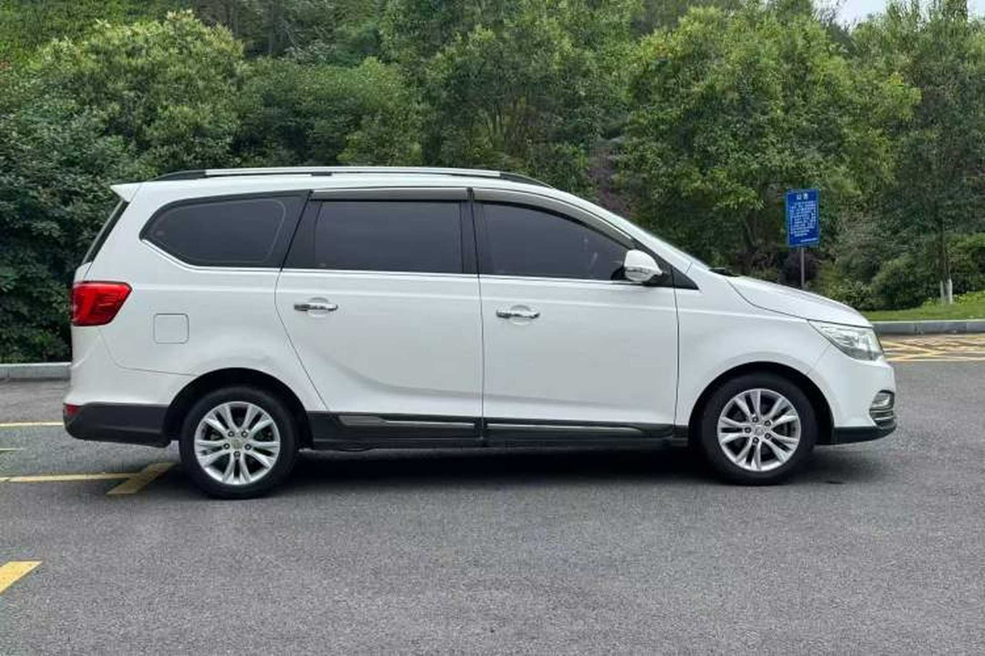 Used Baojun 730 2016 1.5L Manual Comfort Version 7 Seats China V Emission Standard Rear Right 45 Deg