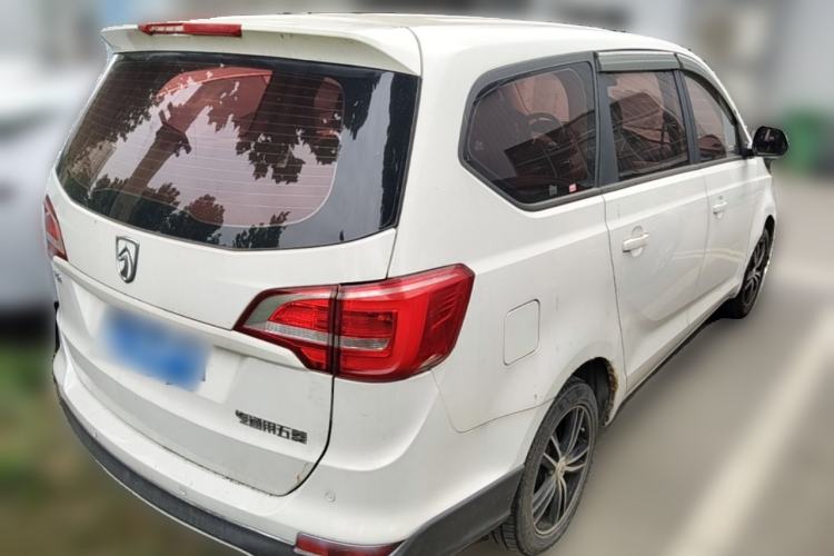 Used Baojun 730 2016 Revised Version 1.5L Manual Standard Model 5 Seats Rear Right 45 Deg