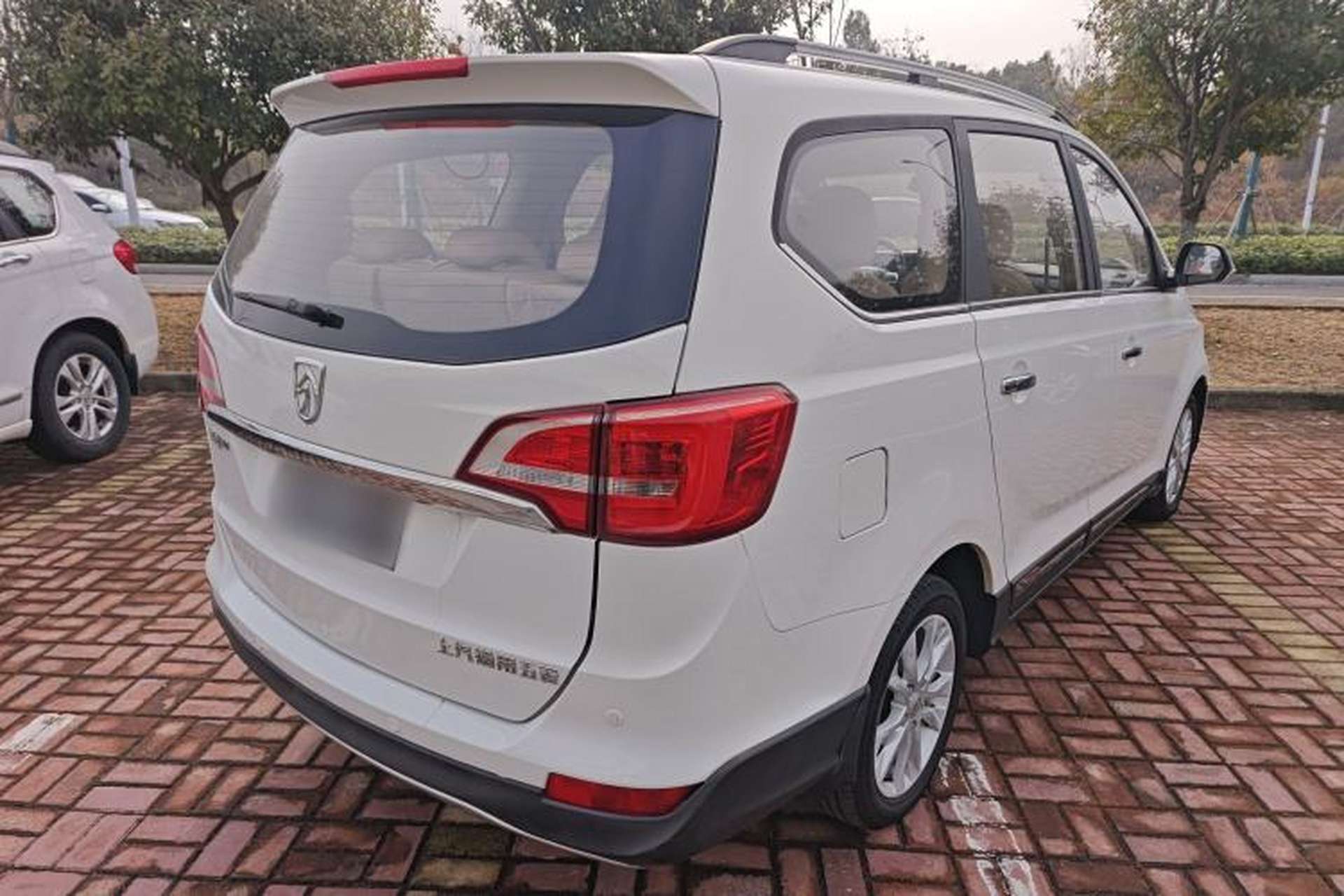 Used Baojun 730 2016 1.5L Manual Comfort Version 7 Seats China V Emission Standard Rear Right 45 Deg