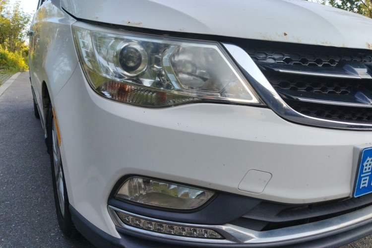 Used Baojun 730 2016 1.5L Manual Luxury Edition 7 Seats Right Front Headlight